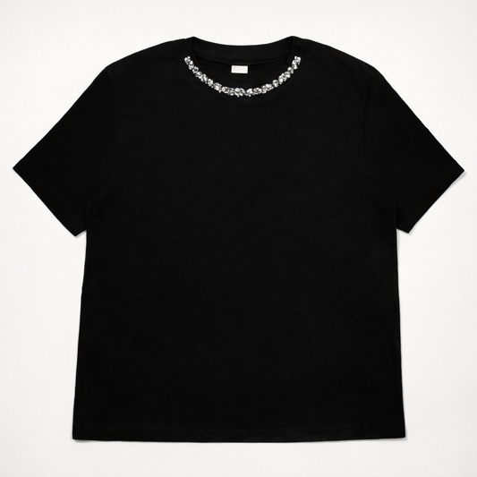 T-shirt noir à col diamanté